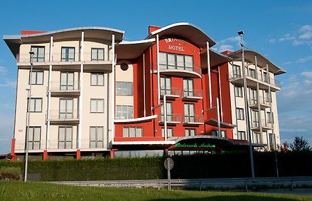 Hotel Brindor Poirino Екстериор снимка