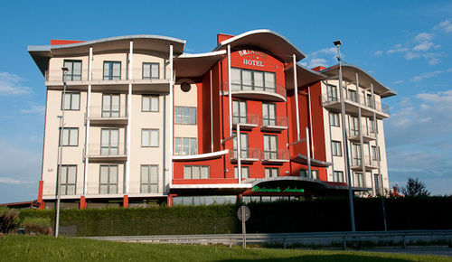 Hotel Brindor Poirino Екстериор снимка